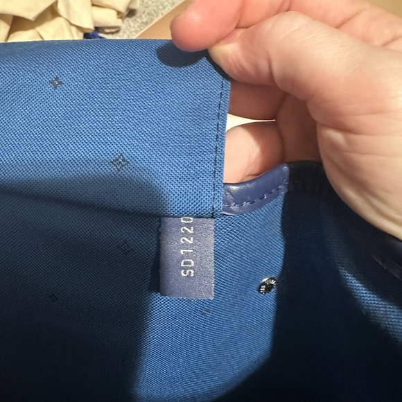 Louis Vuitton Handbag - Picture 1 of 9